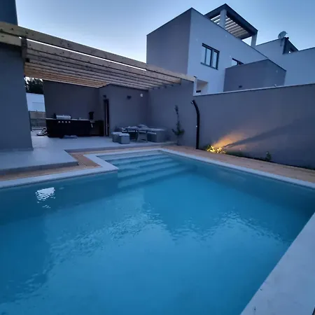 Villa New 
