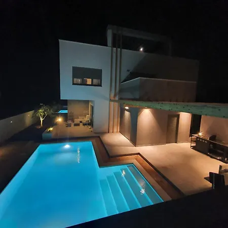 Villa New 